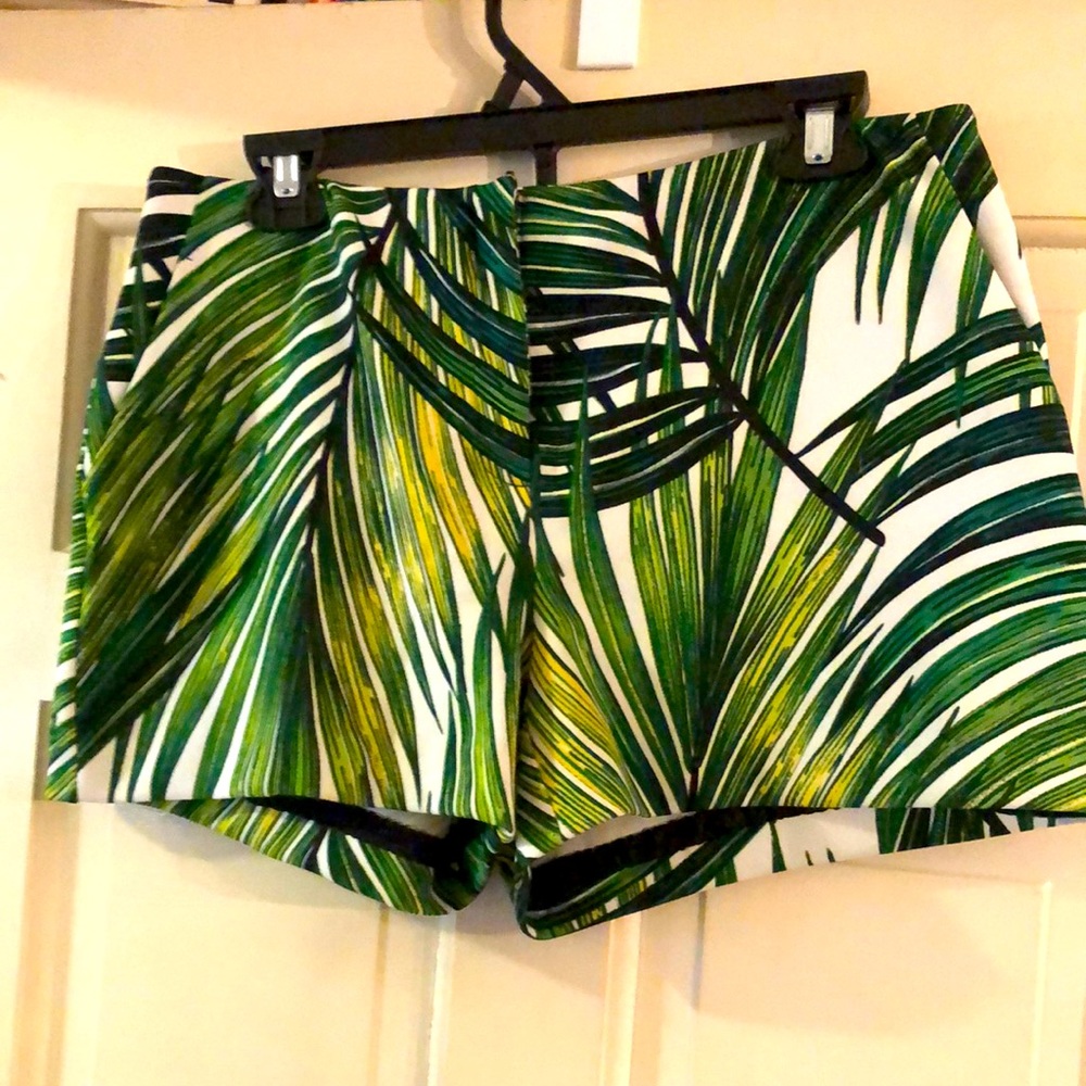 Tailored tropical print shorts PETITE M!
